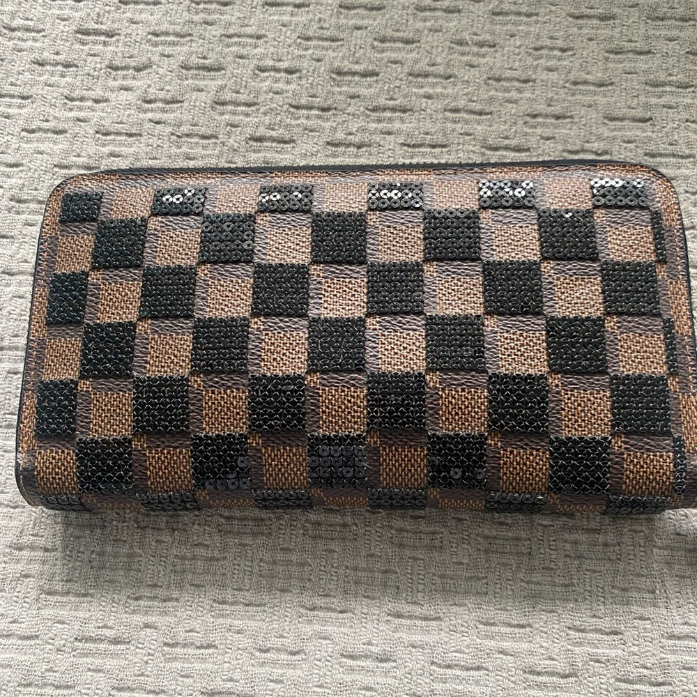 Louis Vuitton damier black sequin wallet excellent condition!  Gorgeous!!